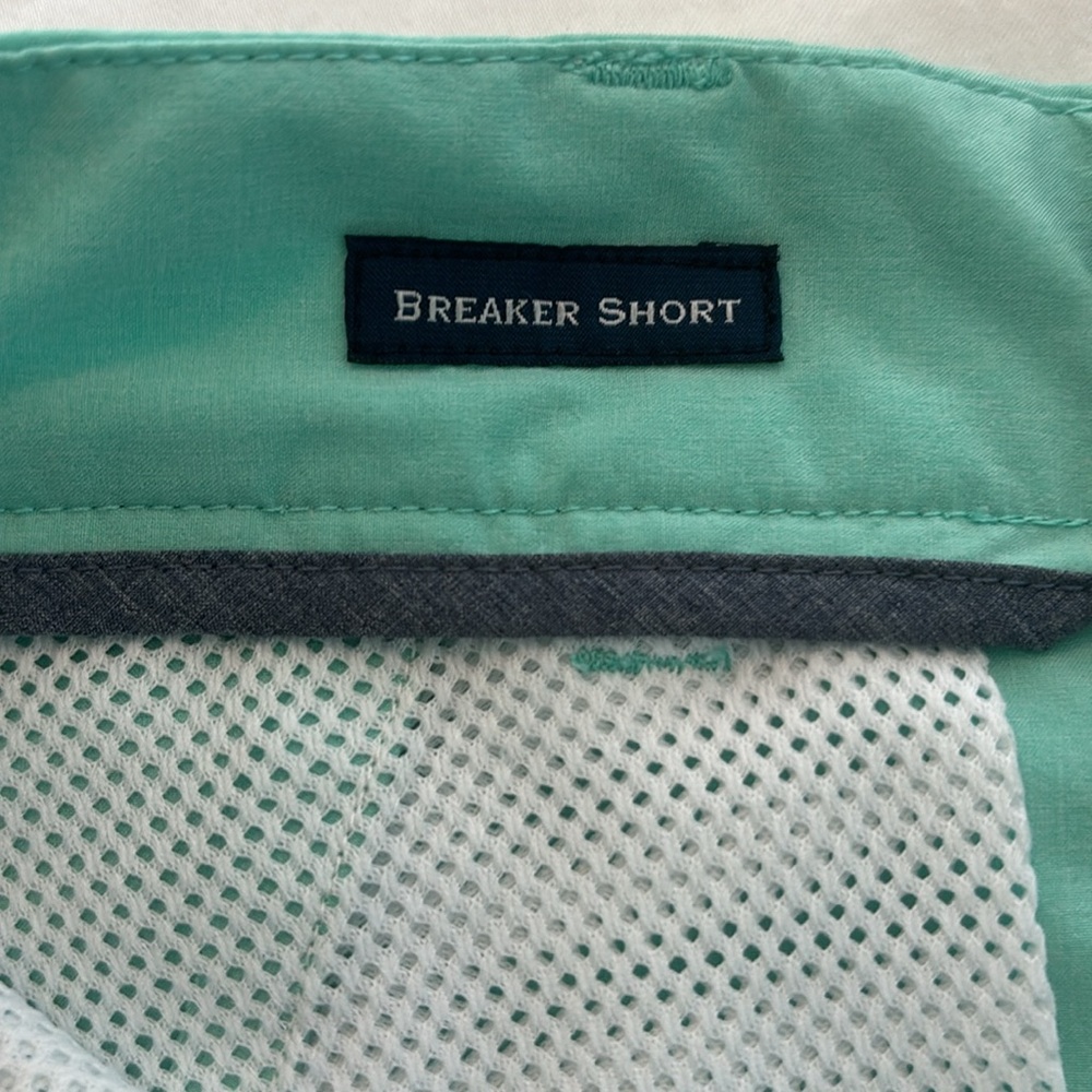 Vineyard Vines breaker shorts, NWOT, size 30 9”inseam - Picture 6 of 6